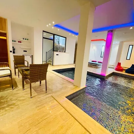 Honeymoon With Luxury Indoor And Outdoor Pools In Kalkan וילה קס