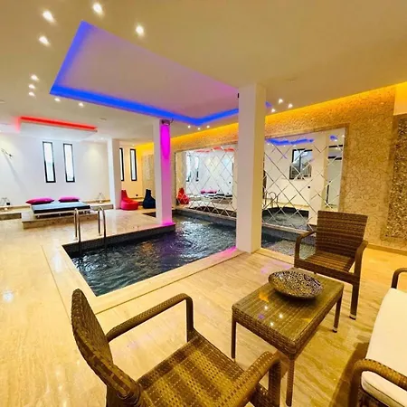 Honeymoon With Luxury Indoor And Outdoor Pools In Kalkan 빌라 *