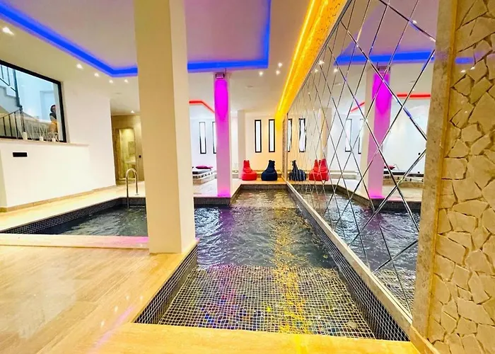 Honeymoon With Luxury Indoor And Outdoor Pools In Kalkan *