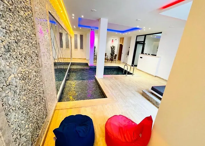 빌라 Honeymoon With Luxury Indoor And Outdoor Pools In Kalkan