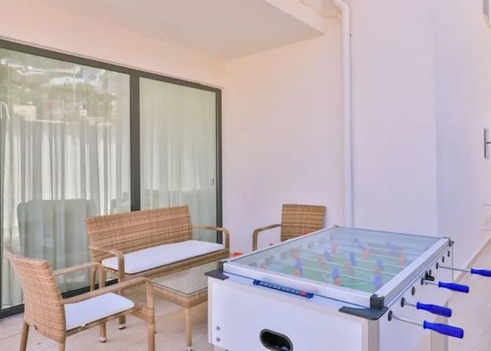 Honeymoon With Luxury Indoor And Outdoor Pools In Kalkan *