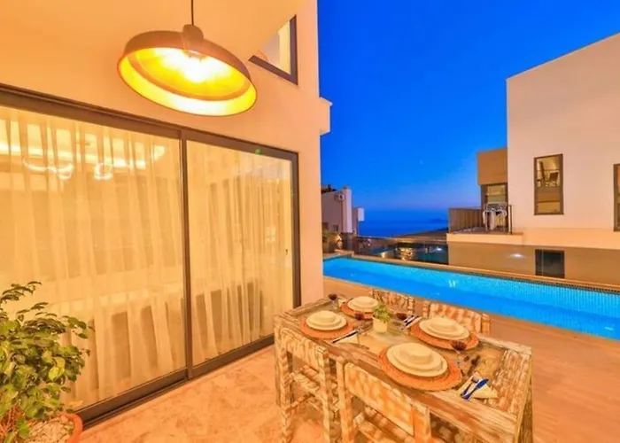 Honeymoon With Luxury Indoor And Outdoor Pools In Kalkan 카스