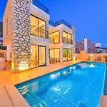 빌라 Honeymoon With Luxury Indoor And Outdoor Pools In Kalkan