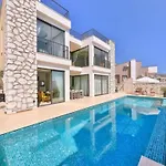 Honeymoon With Luxury Indoor And Outdoor Pools In Kalkan